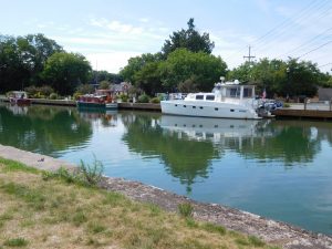 Bike along New York Canal with Wilderness Voyageurs Erie Canal Bike Tour