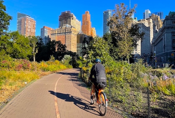 Riding into Manhattan, Empire State Trail Bike Tour